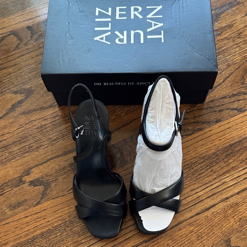 New in box Size 8w